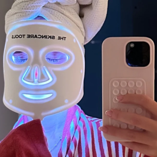 LED Light Therapy: The Science-Backed Skincare Essential