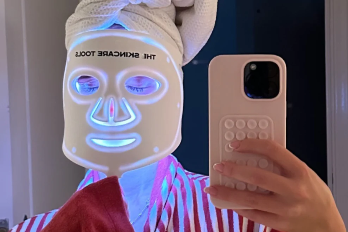 LED Light Therapy: The Science-Backed Skincare Essential